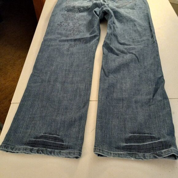 Seven7 Permium Embroidered Back Pockets and Upper Leg Jean - Picture 10 of 12